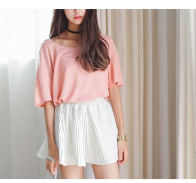 Καθημερινή γυναικεία κοντή φούστα σε λευκό και μαύρο χρώμα