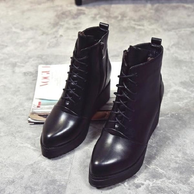 Cizme ascuțite de damă cu șireturi