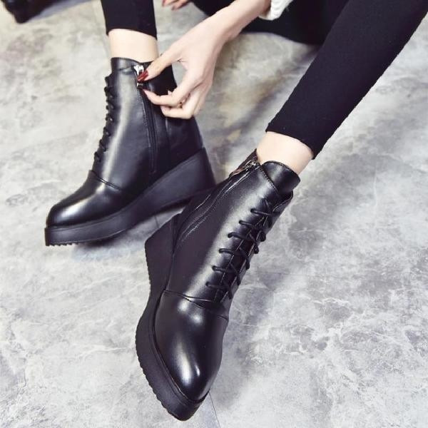 Cizme ascuțite de damă cu șireturi