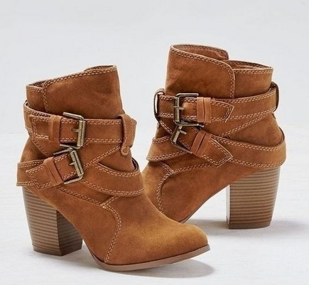 Cizme de dama cu toc joase in mai multe culori cu bretele si catarama metalica