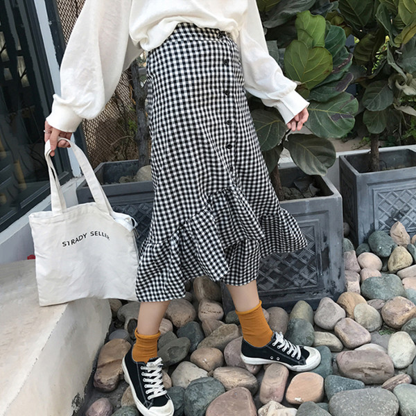 Σπορ - καθημερινή  γυναικεία φούστα κάτω από το γόνατο