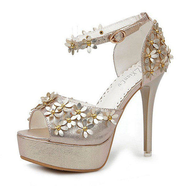 Sandale de dama elegante pe platforma inalta si toc inalt subtire de culoare argintie si aurie