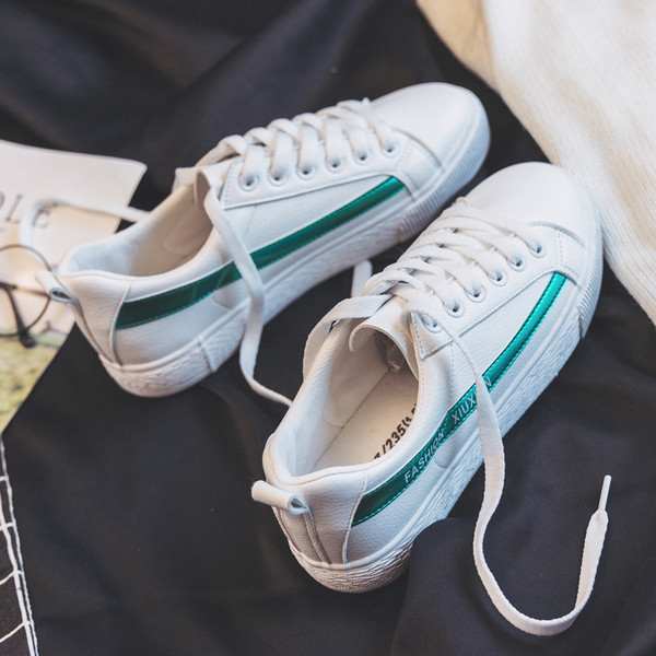 Alkalmi női tornacipő lapos talppal, három színben