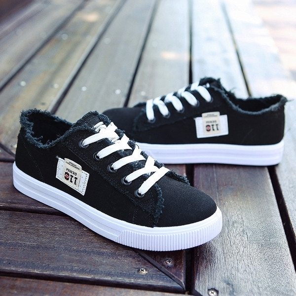 Adidasi casual dama cu talpa plate in alb, albastru si negru