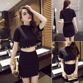 Γυναικείο σπορ σετ από δύο μέρη-shirt + φούστα με ψηλή μέση σε μαύρο χρώμα