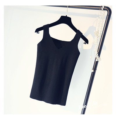 Πλεκτό γυναικείο αμάνικο με χοντρό λουράκι σε αρκετά σύγχρονα χρώματα