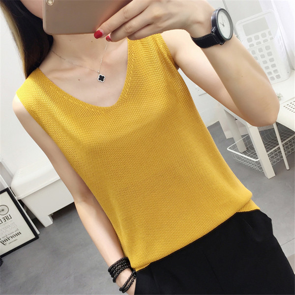 Maieu de damă - model larg cu curea groasă și decolteu în V