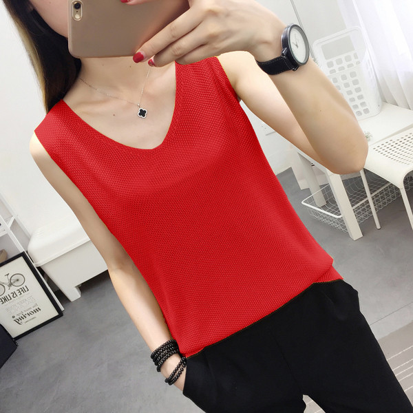 Maieu de damă - model larg cu curea groasă și decolteu în V