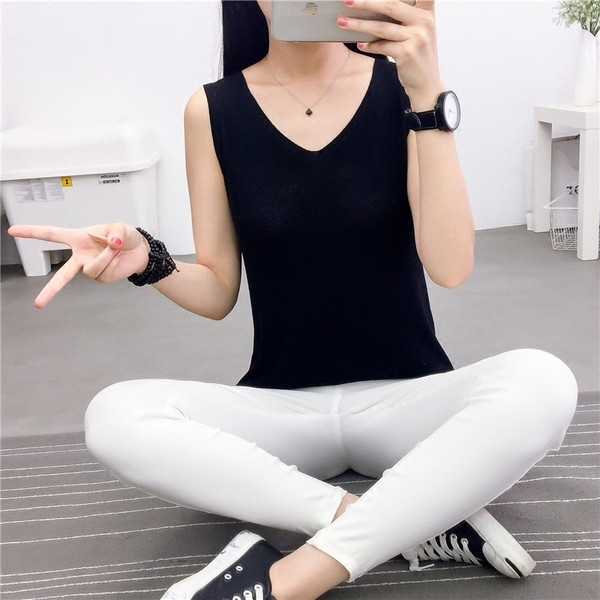 Maieu de damă - model larg cu curea groasă și decolteu în V