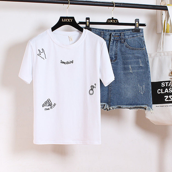 Μοντέρνο γυναικείο σετ καθημερινό  T-shirt + φούστα denim με επιγραφή 