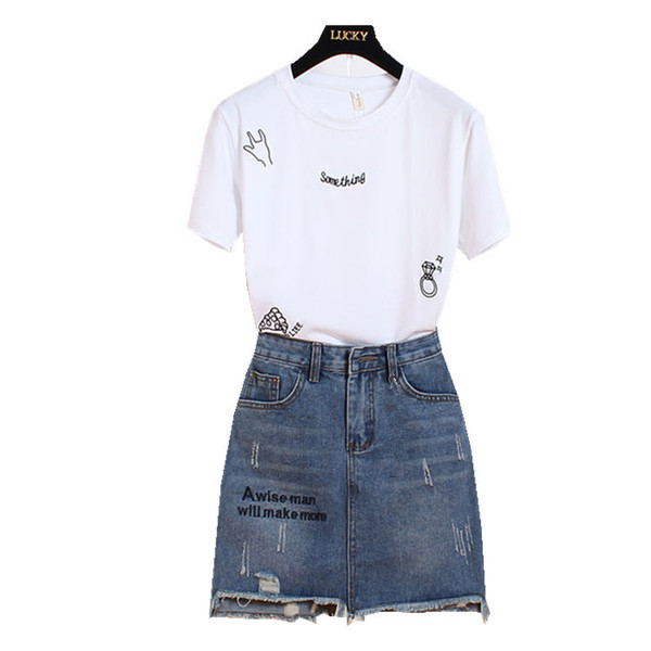 Μοντέρνο γυναικείο σετ καθημερινό  T-shirt + φούστα denim με επιγραφή 