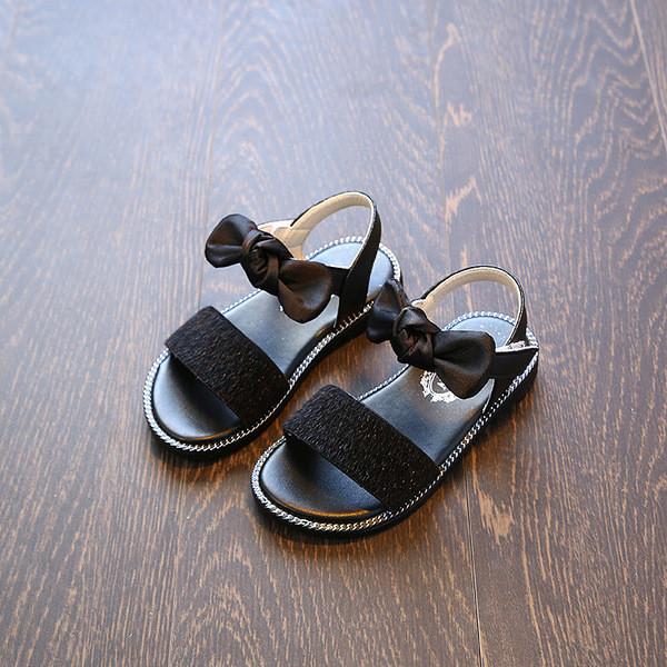 Sandale moderne pentru copii pentru fete cu o panglică în diferite culori
