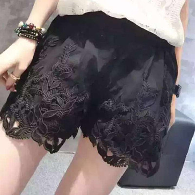 Női rövidnadrág két színben hímzéssel