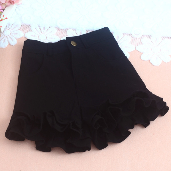 Pantaloni scurți moderni cu talie înaltă în mai multe culori