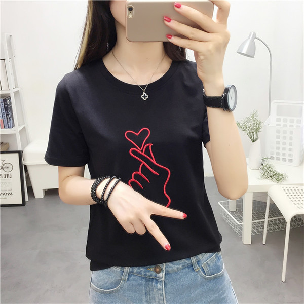 Lezser női blúz rövid ujjal és két színben hímzéssel