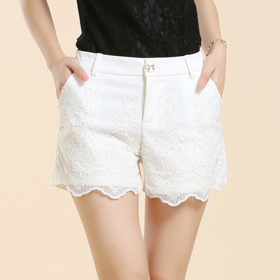 Γυναικεία σορτς με δαντέλα σε δύο χρώματα