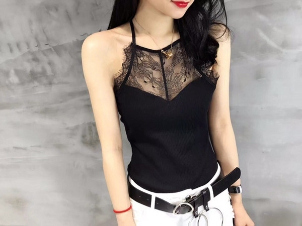 Stílusos női felső csipke részletekkel és vékony pántokkal