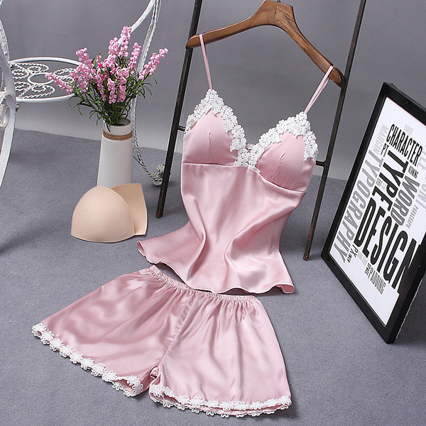 Finom női pizsama kétrészes szaténból, csipkével, vékony pántokkal, sok színben