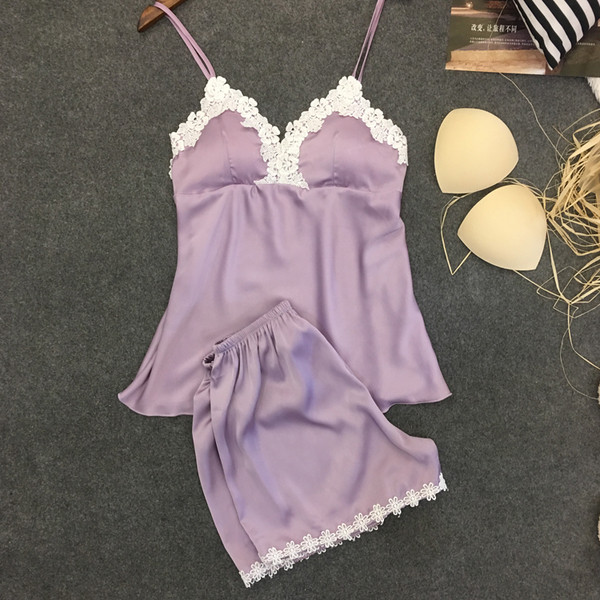 Finom női pizsama kétrészes szaténból, csipkével, vékony pántokkal, sok színben