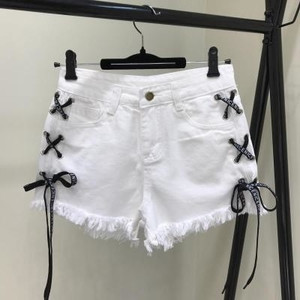 Къси дамски дънки в три цвята с кръстосани връзки 