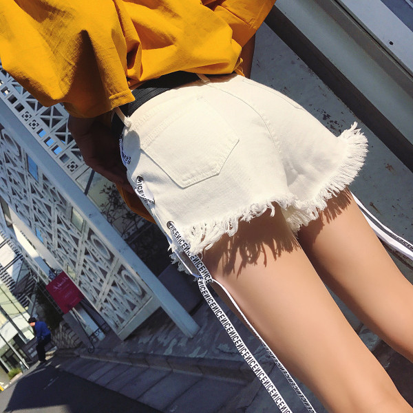 Къси дамски дънки в три цвята с кръстосани връзки 