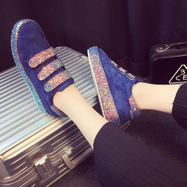 Κομψά σπορ γυναικέια παπούτσια σε δύο χρώματα