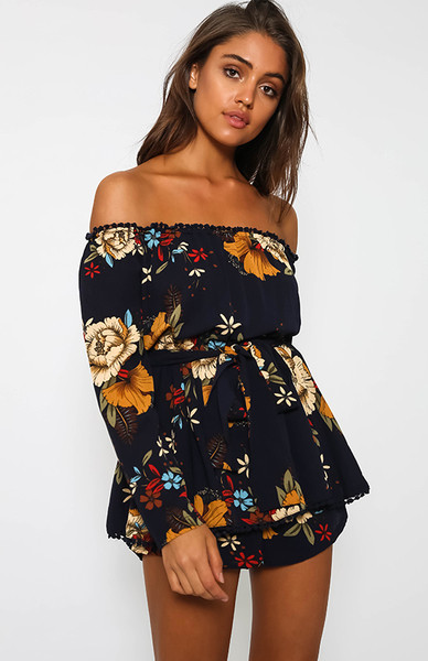 Salopetă de vară de damă aerisită cu umerii căzuți în stil liber cu motiv floral în două culori