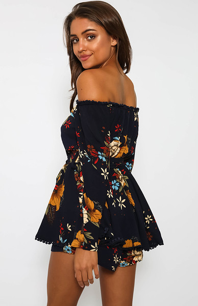 Salopetă de vară de damă aerisită cu umerii căzuți în stil liber cu motiv floral în două culori