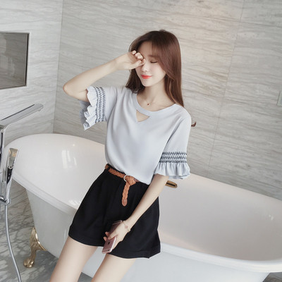 Bluză din șifon cu decolteu în V și mâneci largi cu tricot în diferite culori