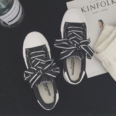 Tenisi casual eleganti, cu cravate interesante in alb, negru si roz