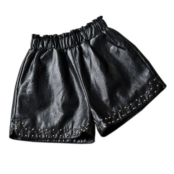 Pantaloni scurti de dama din piele ecologica cu talie elastica si elemente metalice