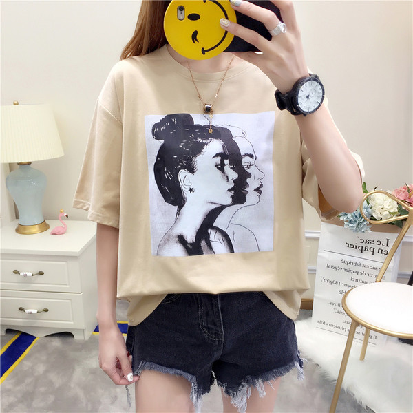 Γυναικεία φαρδιά μπλούζα με κοντό μανίκι και εκτύπωση σε διάφορα χρώματα