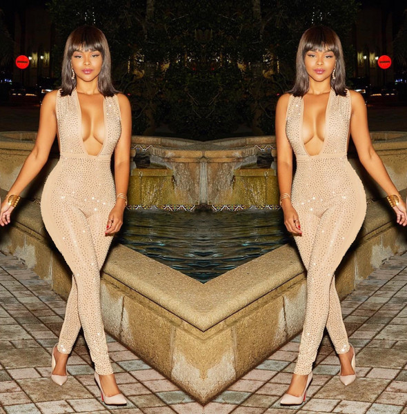 Κομψή  γυναικεία σαλοπέτα με βαθύ λαιμό και πέτρες σε τρία χρώματα