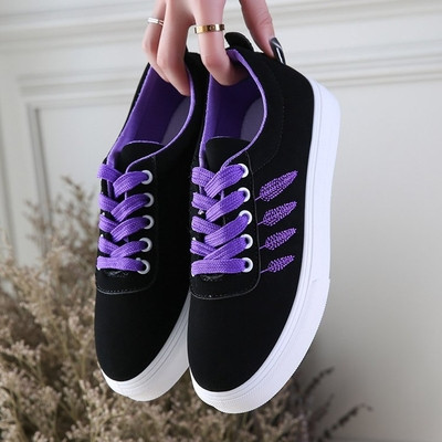 Alkalmi női tornacipő három színben hímzéssel