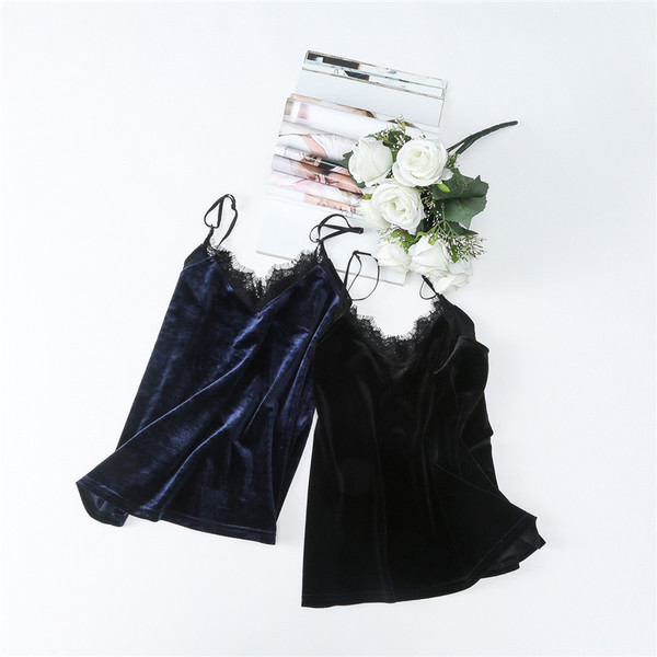 Top de damă elegant din catifea, cu accent de dantelă pe decolteu