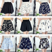 Női rövidnadrág széles modell elasztikus derékkal, virágos motívumokkal