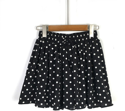 Női rövidnadrág széles modell elasztikus derékkal, virágos motívumokkal