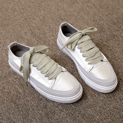 Κομψά γυναικεία αθλητικά παπούτσια  με επίπεδη σόλα σε διάφορα χρώματα