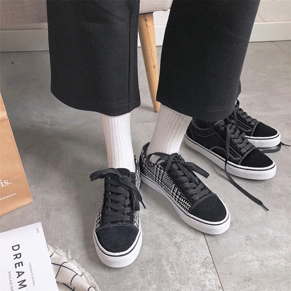 Περιστασιακά γυναικεία πάνινα παπούτσια σε δύο χρώματα