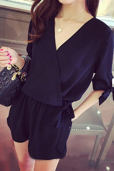 Salopetă elegantă pentru femei, cu decolteu în V, mâneci 3/4 cu panglică și buzunare