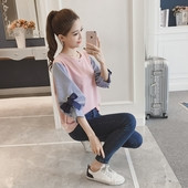 Női kivágott blúz széles ujjakkal, szatén szalagokkal / nyakkendőkkel