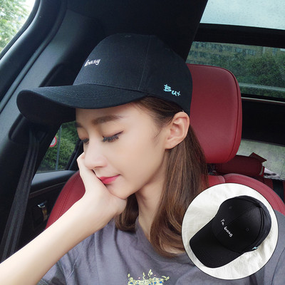 Γυναικείο αθλητικό καπέλο α με διαφορετική έγχρωμη εφαρμογή, πολλά μοντέλα