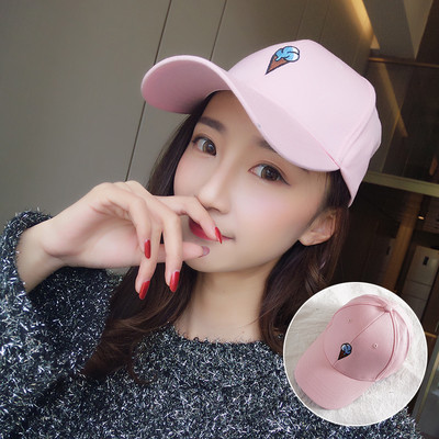 Γυναικείο αθλητικό καπέλο α με διαφορετική έγχρωμη εφαρμογή, πολλά μοντέλα