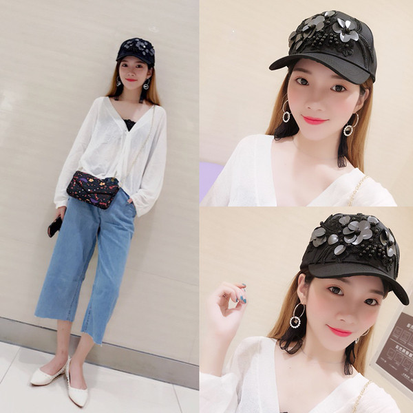 Κομψό καπέλο με πούλιες και κεντήματα σε δύο χρώματα