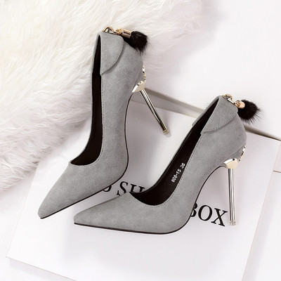 Pantofi de dama eleganti cu toc in diferite culori cu elemente metalice