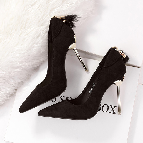 Pantofi de dama eleganti cu toc in diferite culori cu elemente metalice