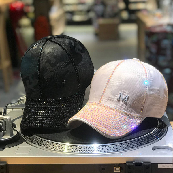 Modern női sapka napellenzővel és díszkövekkel három színben