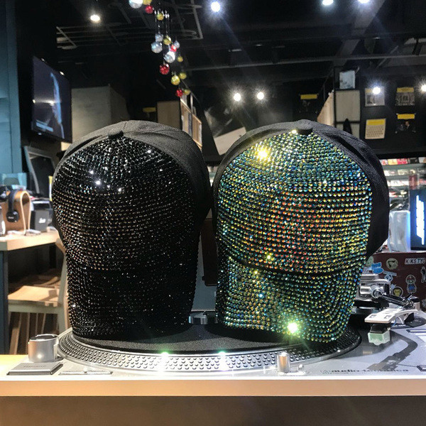 Aktuális női HIT sapka napellenzővel kövekkel több színben