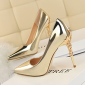 Pantofi eleganti de dama cu toc in trei modele cu elemente metalice