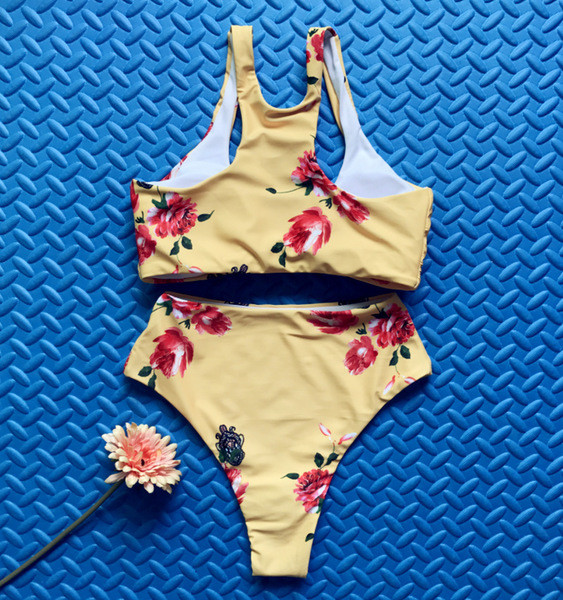 Costum de baie modern din două piese de damă cu imprimeu floral și bikini cu talie înaltă